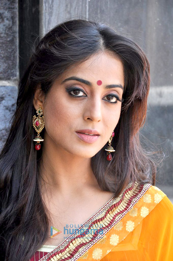 mahie jimmy on the sets of tv serial shapath 5
