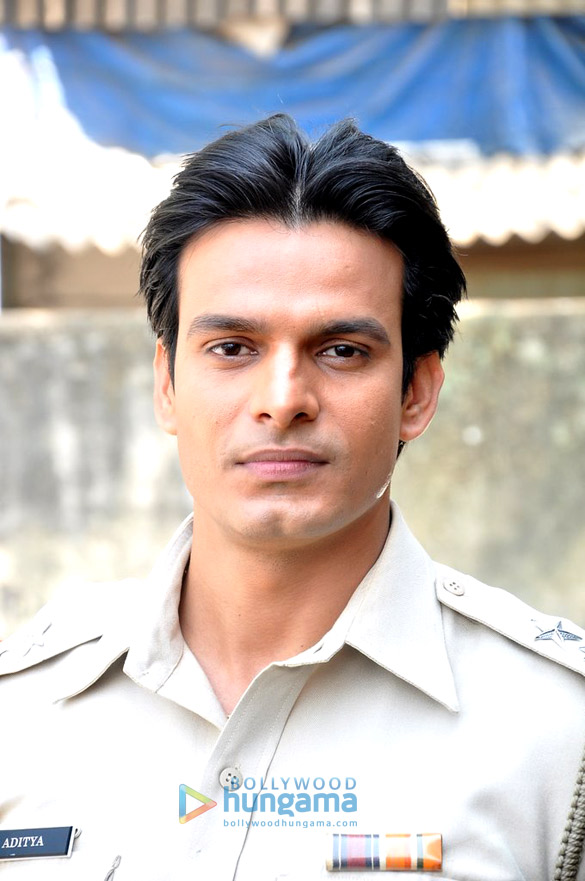 mahie jimmy on the sets of tv serial shapath 10