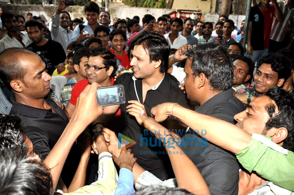 vivek oberoi promotes zila ghaziabad 4