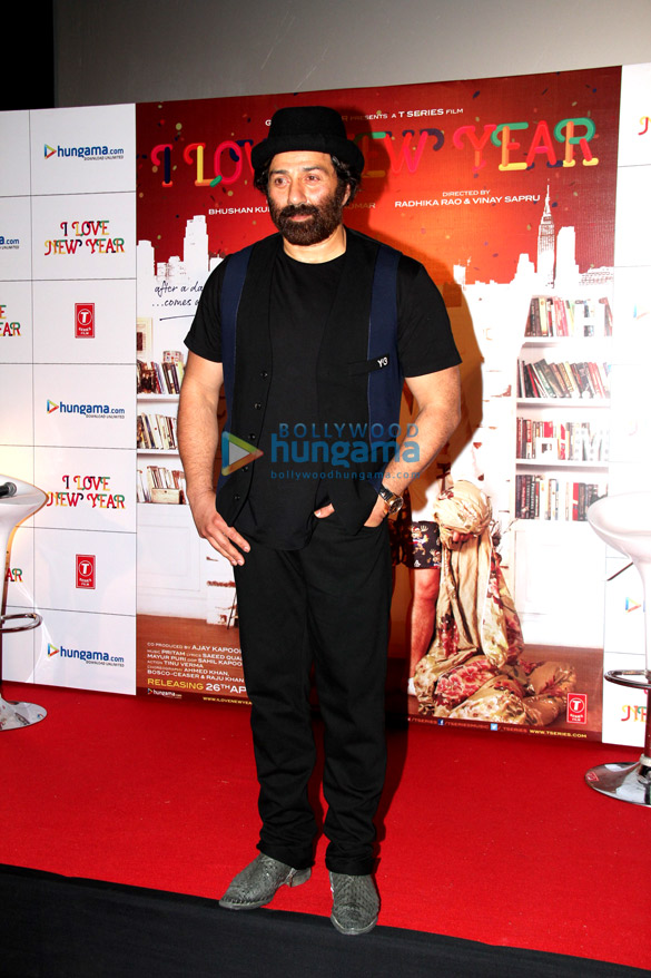 sunny deol and kangna launch the theatrical trailer of i love new year 5