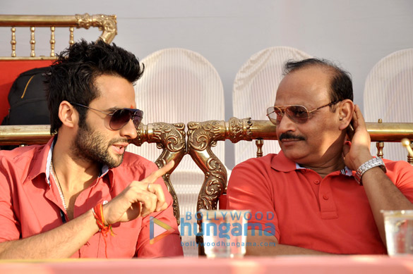 jackky bhagnani promotes rangrezz at friendly cricket tournament 3