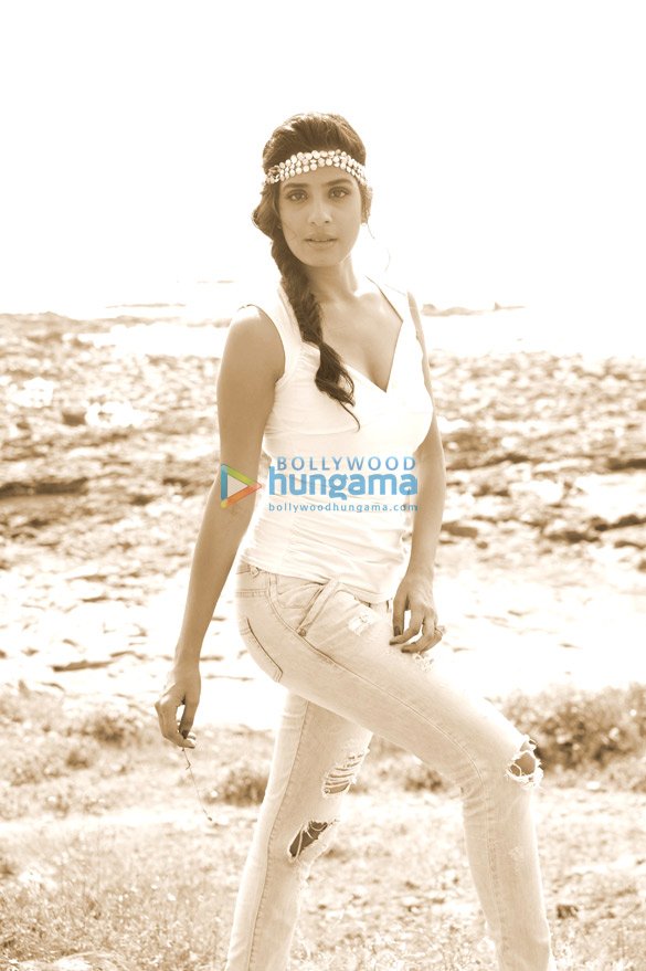 gaelyn mendonca 6