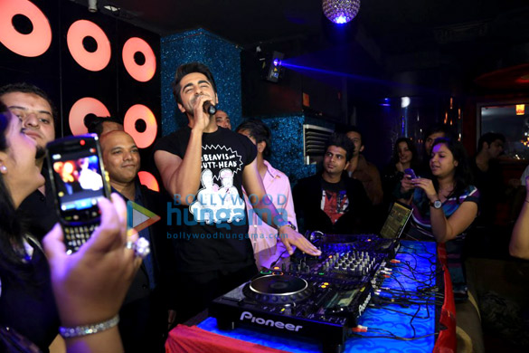 premiere of nautanki saala in dubai 13