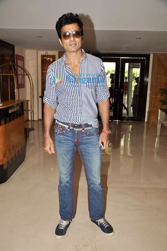 anil manoj sonu sood at the press conference of shootout at wadala 11