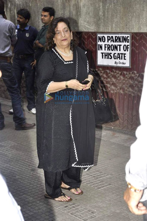 salmans parents watch shootout at wadala 5