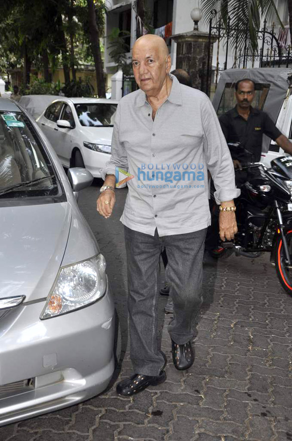 salmans parents watch shootout at wadala 4