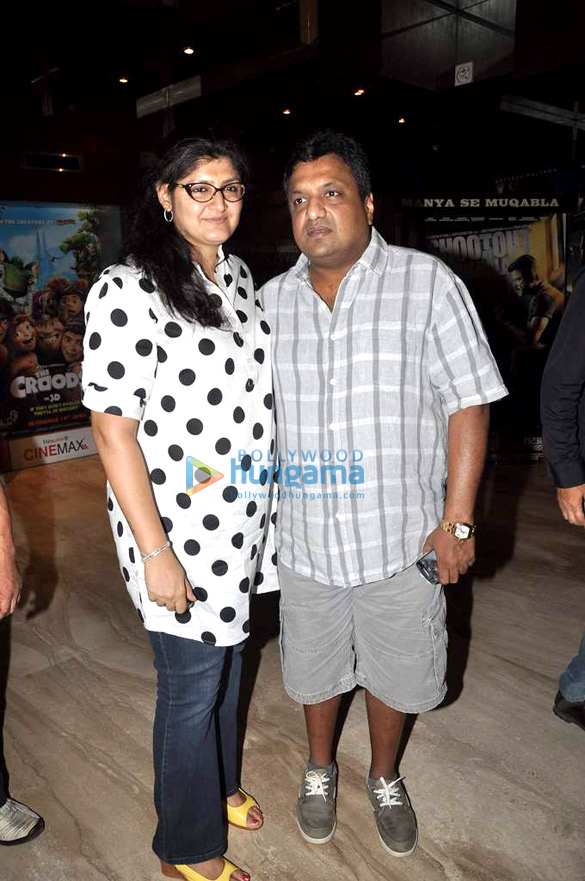 anil kapoors screening of shootout at wadala for his family 7