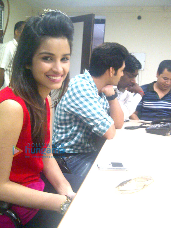 cast of i dont luv u promote their film in patna 11