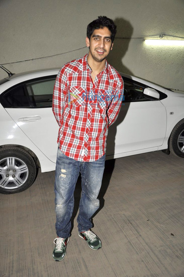 celebs grace special screening of gippi 8