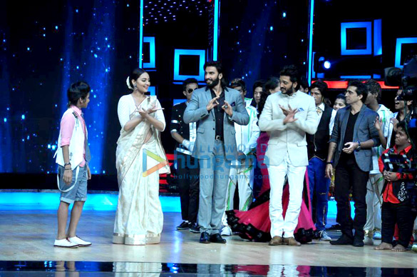 sonakshi ranveer promote lootera on indias dancing superstar 2