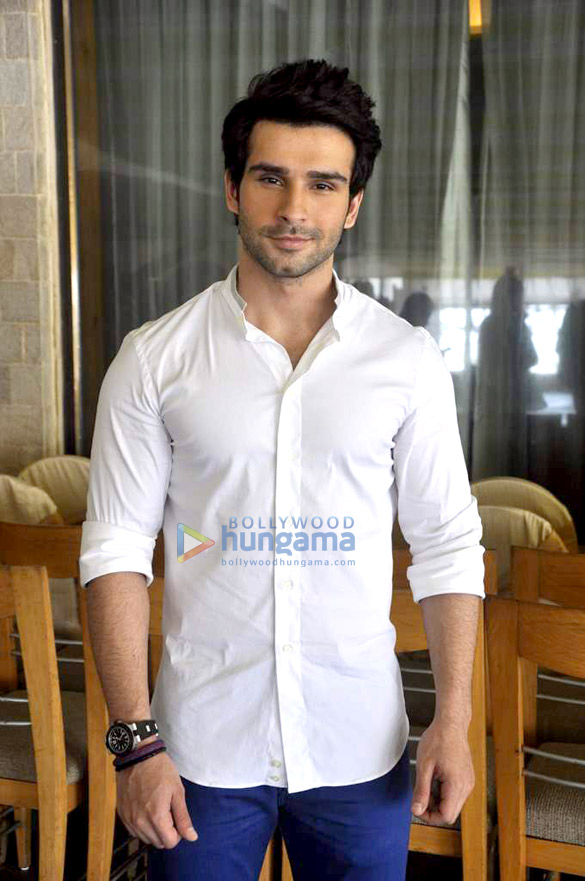 girish taurani prabhu dheva promote ramaiya vastavaiya 8