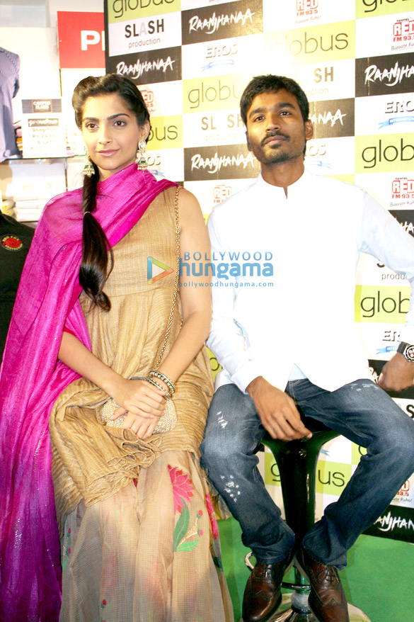 sonam dhanush promote raanjhanaa at globus store in ahmedabad 8