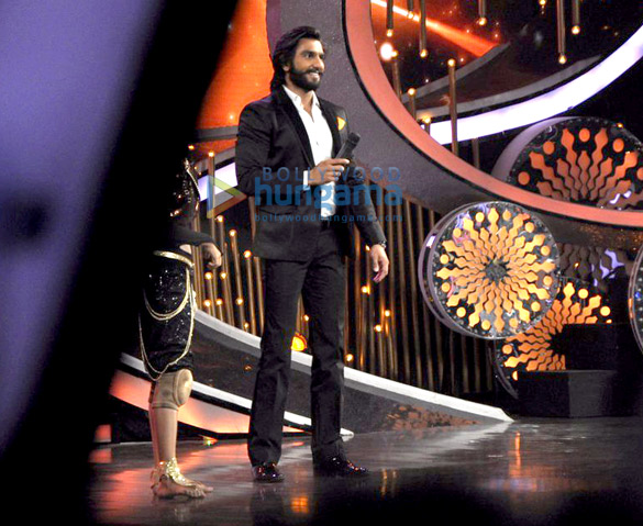 ranveer sonakshi promote lootera on did super moms 7