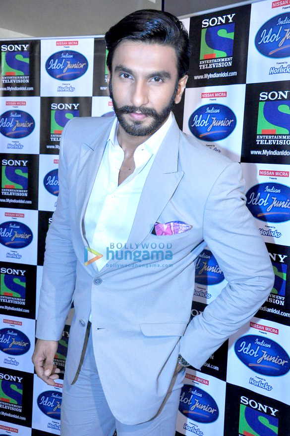 promotions of lootera on the sets of indian idol junior 4