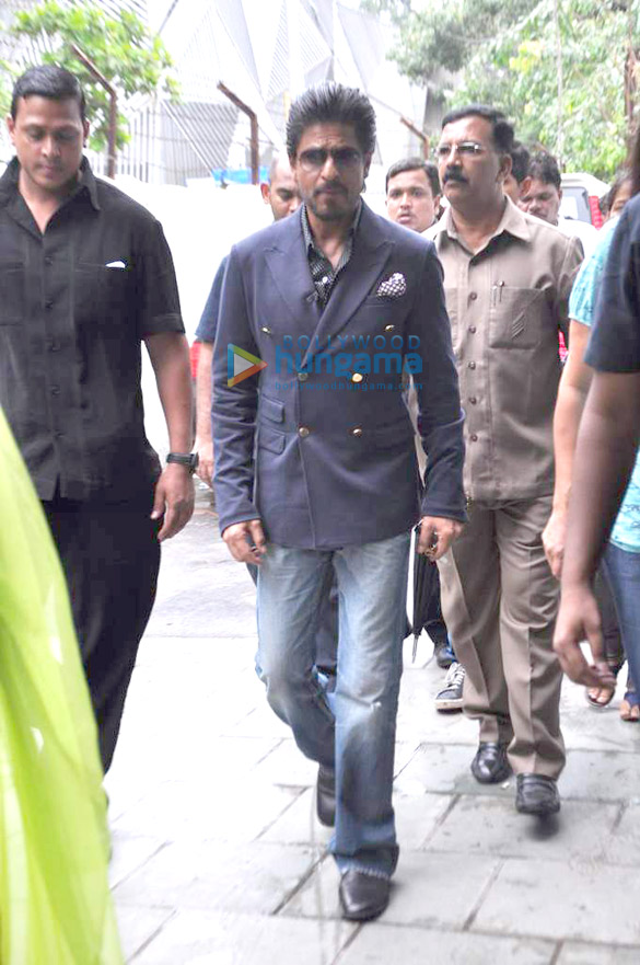 deepika shahrukh snapped promoting chennai express 3
