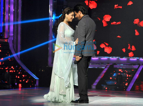 shahrukh madhuri on jhalak dikhhla jaa chennai express special shoot 11