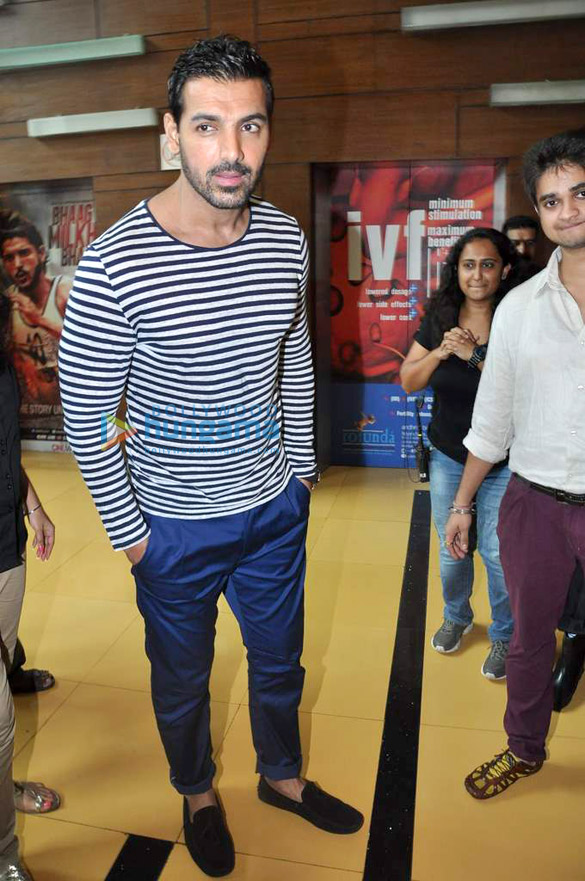 first look launch of madras cafe 14