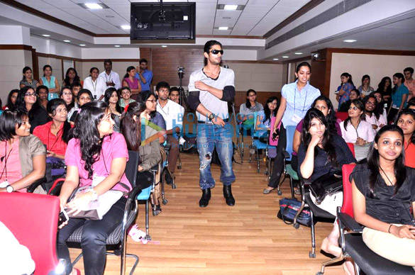 promotions of the film issaq at mumbai college 4