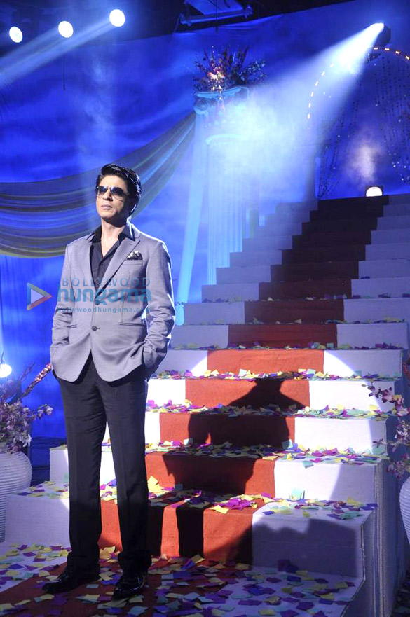 shahrukh promotes chennai express on taarak mehta ka ooltah chashmah 14