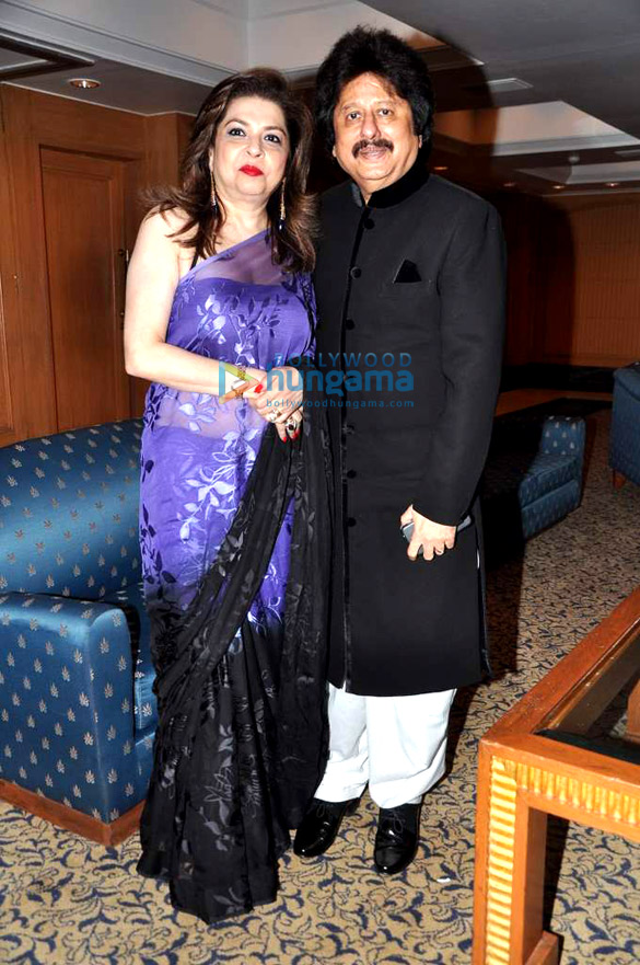 sumeet tappoo gives a soulful performance at the khazana festival 13
