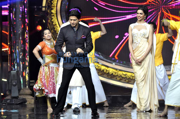 shahrukh deepika promote chennai express on indian idol junior 3