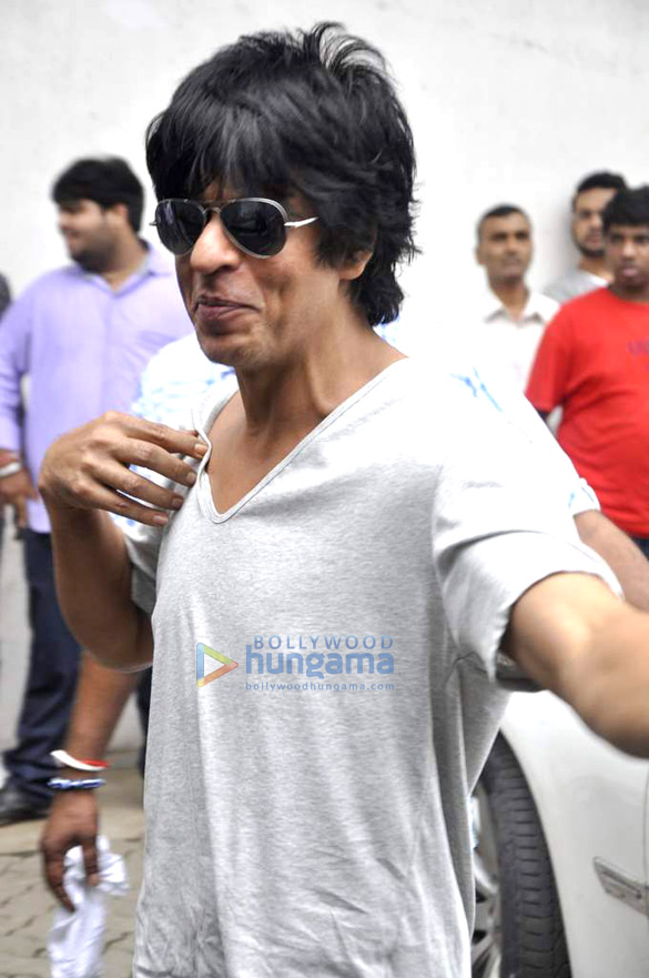 shahrukh deepika promote chennai express on indian idol junior 11