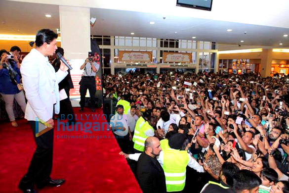 shahrukh deepika promote chennai express in dubai 5