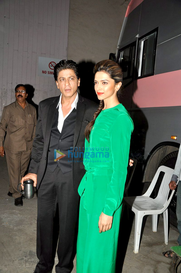 shahrukh deepika at chennai express promotions 6