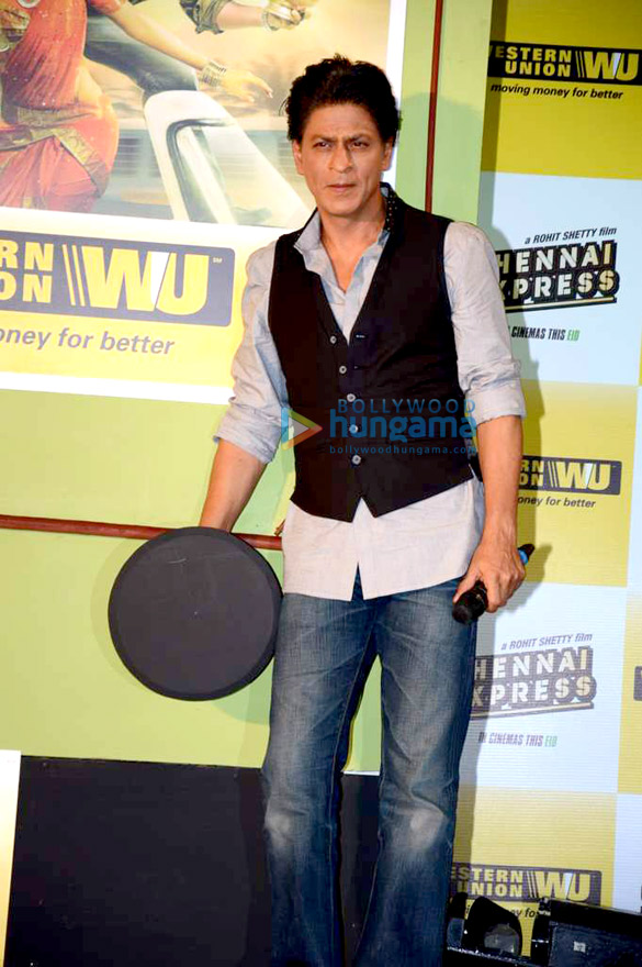 shahrukh promotes chennai express in association with western union 4