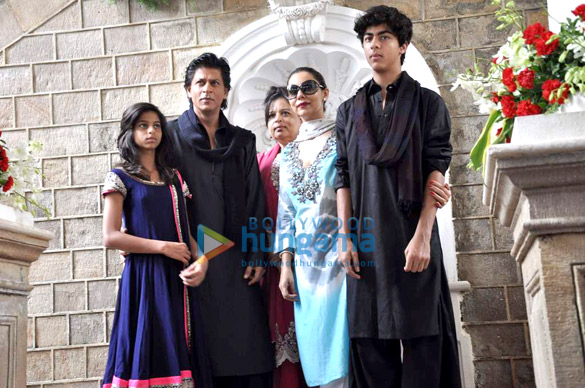 shahrukh khan invites media for eids lunch 13