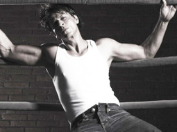 Follow Shahrukh Khan On Twitter By Giving A Missed Call