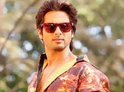 Making Of ‘Tu Mere Agal Bagal’ (Phata Poster Nikhla Hero)