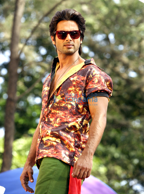 phata poster nikhla hero 68