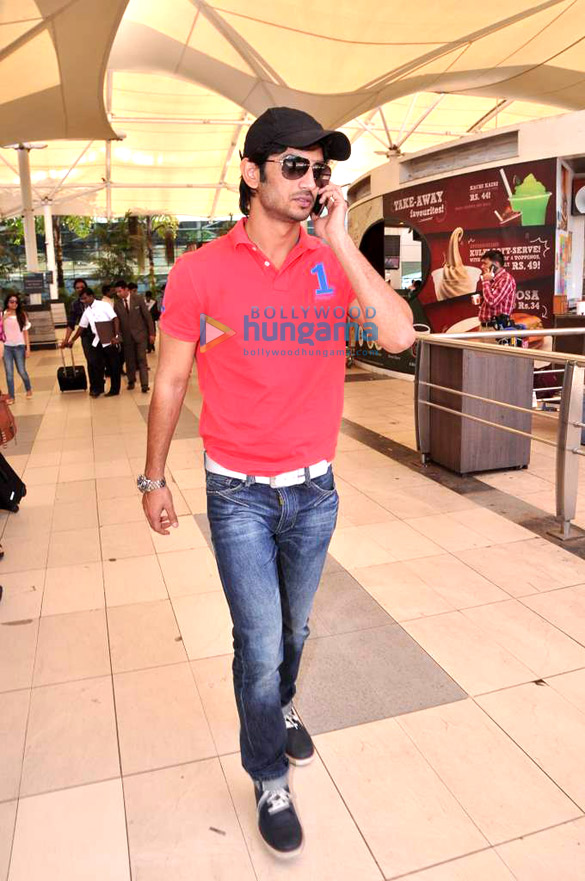 sushant singh rajput arrives from ahmedabad 2