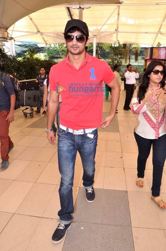 sushant singh rajput arrives from ahmedabad 6