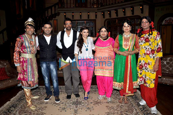 promotions of war chhod na yaar on comedy night with kapil 2