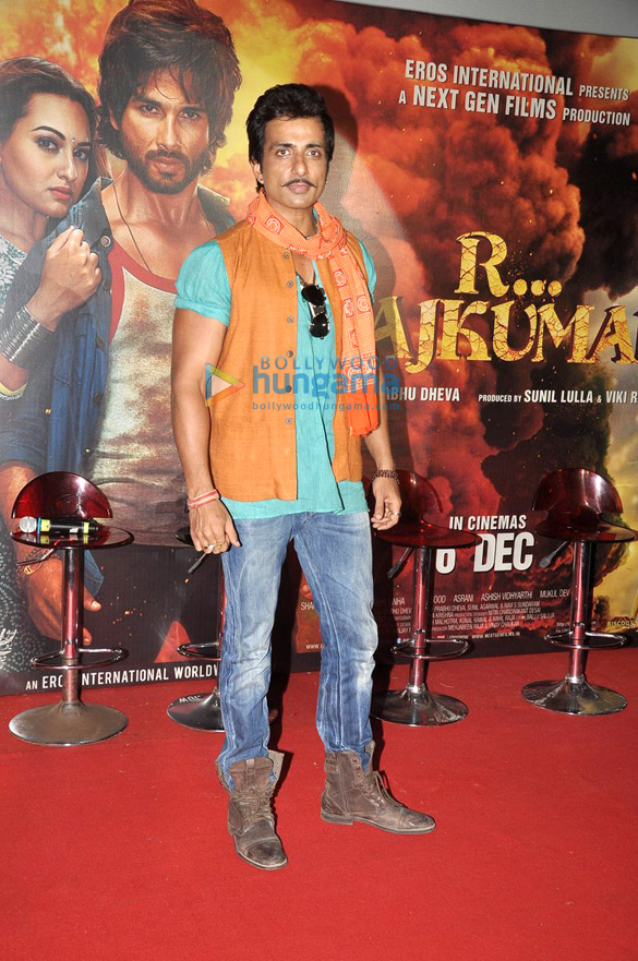 shahid sonakshi unveil first look of r rajkumar 13