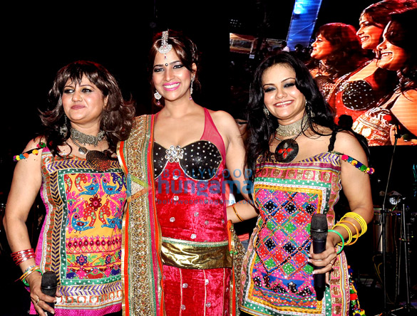 preety pinky perform at ekta navratri 2013 8