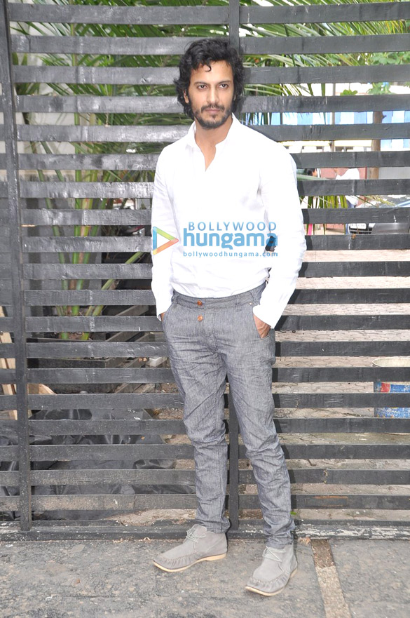 star casts of ishk actually promote their film 5