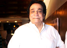 Kader Khan produces a film with his sons
