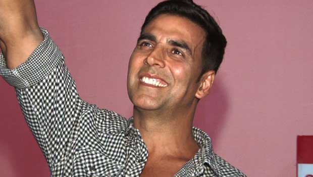Akshay Kumar Creates Frenzy At Fan Screening Of ‘Boss’
