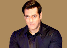 Salman plays an angel to a background dancer