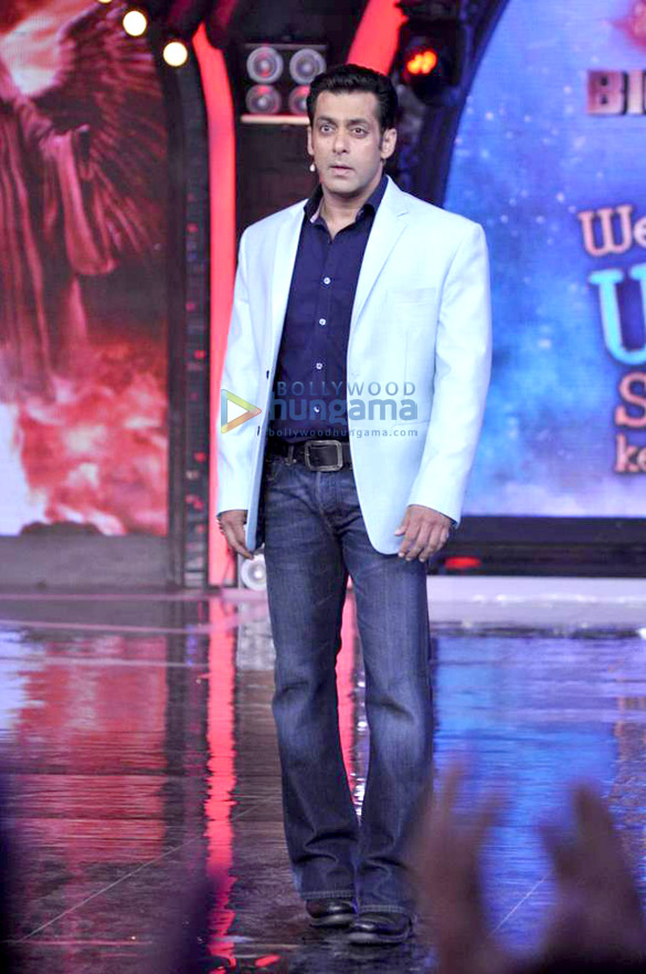 priyanka promotes krrish 3 on bigg boss 7 14