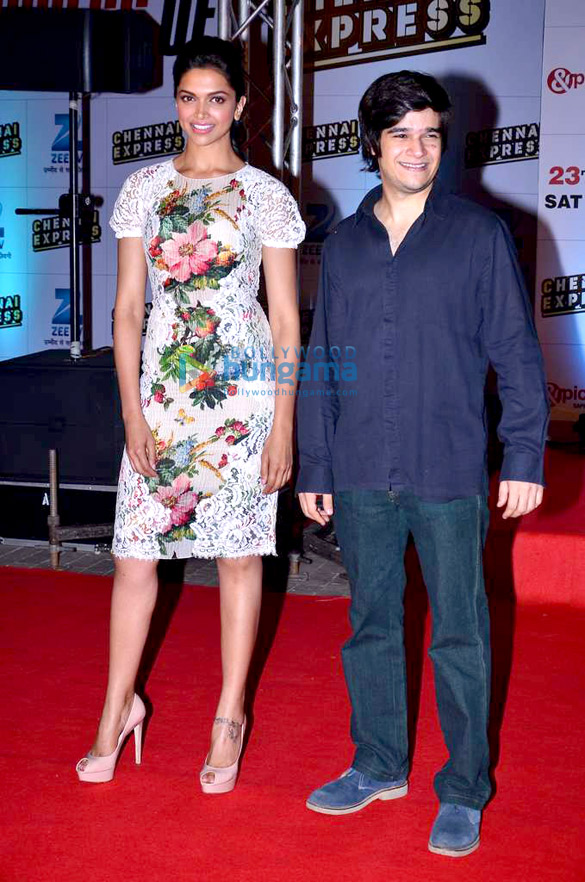 zee tv hosts success bash of chennai express 8