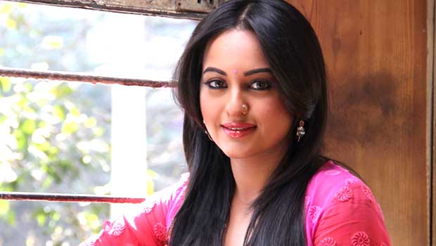 ‘Bullett Raja’ Blog: Saif & Sonakshi’s Tram Ride In Kolkata