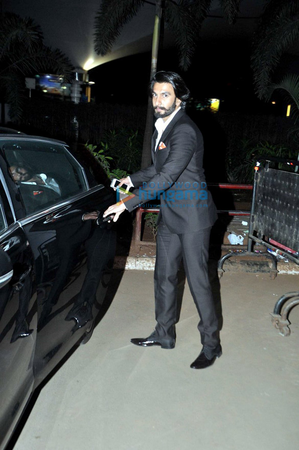 deepika ranveer return after promotion of ram leela in delhi 11
