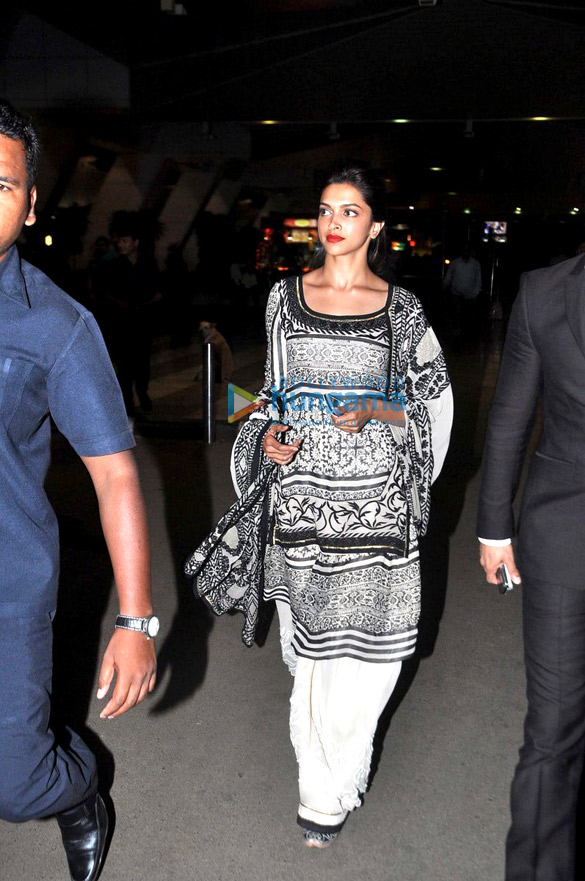 deepika ranveer return after promotion of ram leela in delhi 8
