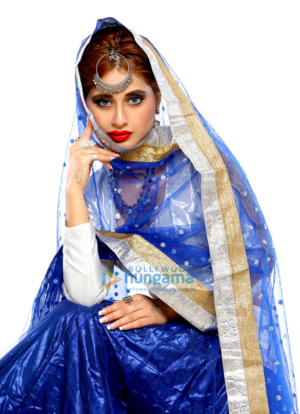 alisa khan 24