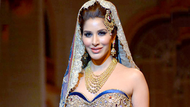 Sophie-Aditi-Esha At Day 5 Of ‘Aamby Valley India Bridal Fashion Week 2013’