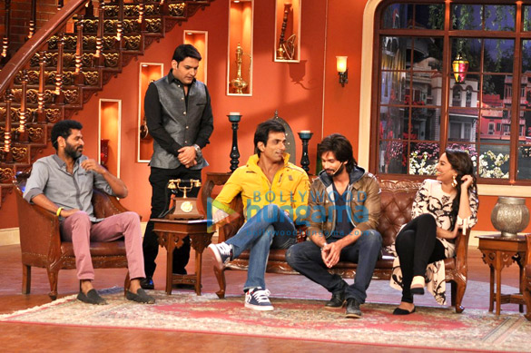 promotion of r rajkumar on comedy nights with kapil 2